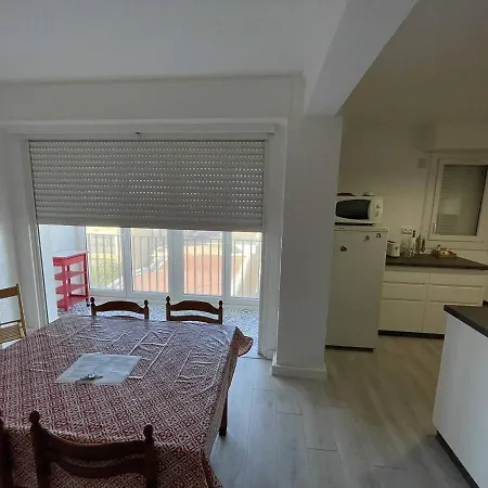 T2 Renove, Animaux Admis, Parking Securise, Proche Et Port - Saint-cyprien - Fr-1-106-69 Appartement
